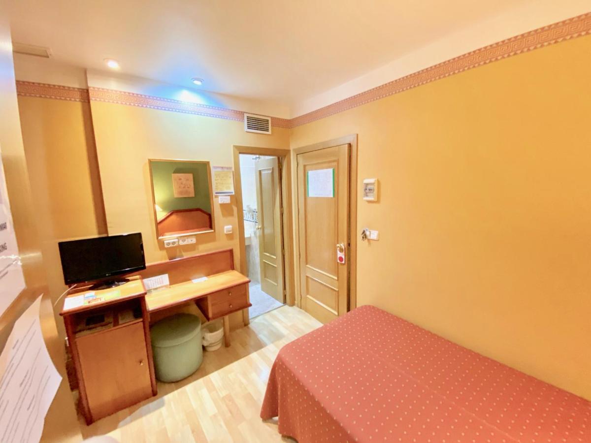 Hotel Torrepalma Alcala La Real Bagian luar foto