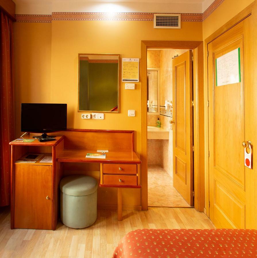 Hotel Torrepalma Alcala La Real Bagian luar foto